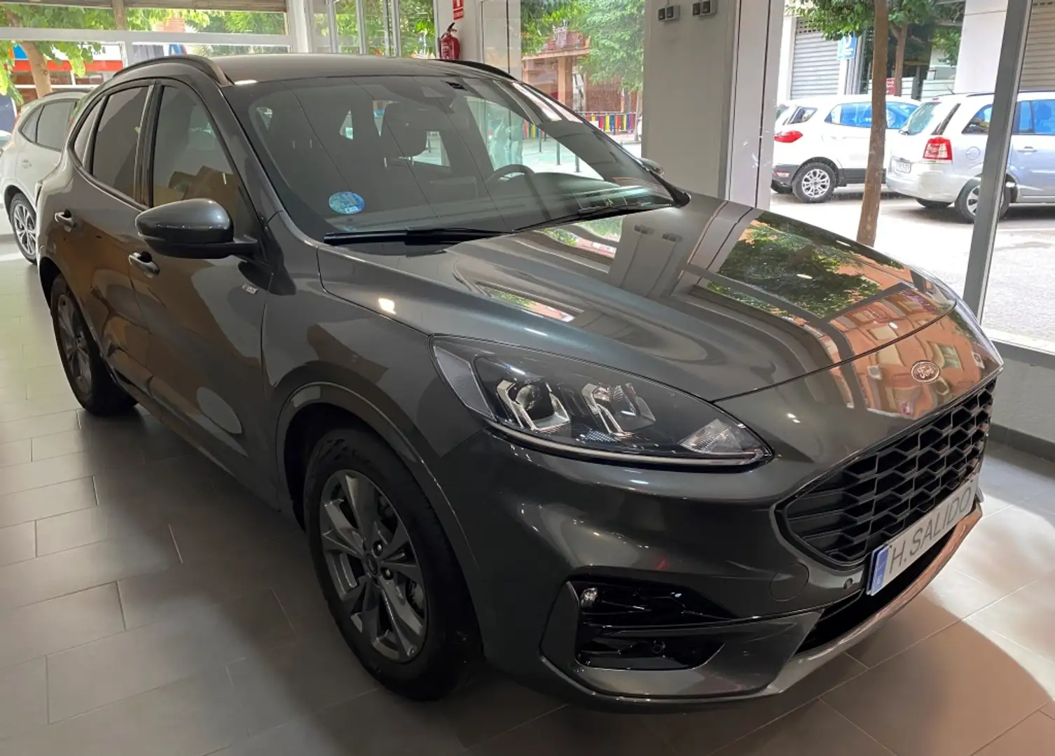 Ford Kuga 2.5 Duratec FHEV ST-Line 4x2 Aut. Gris - 1