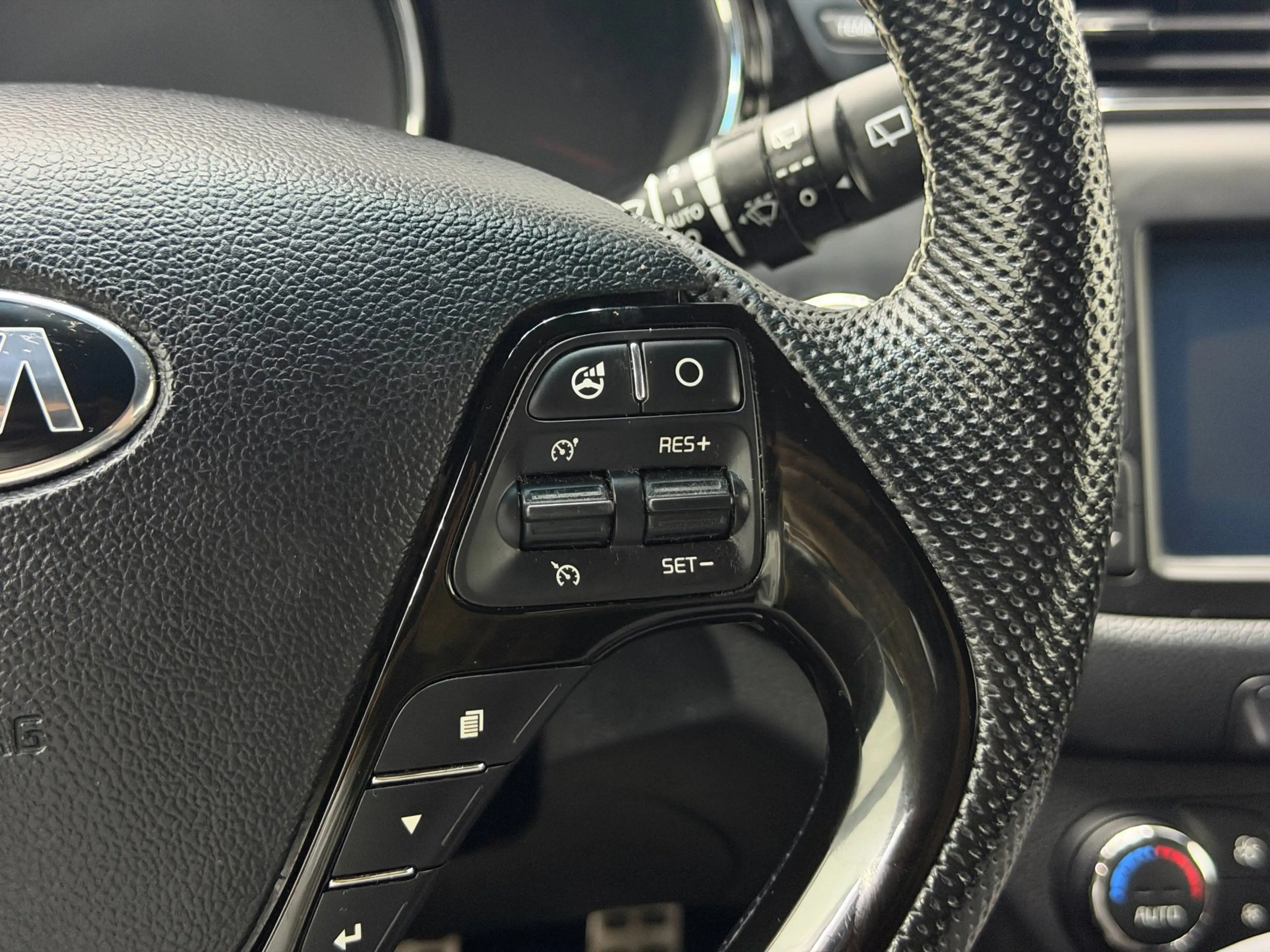 Kia ProCeed / pro_cee'd 1.0 T-GDi GT-Line - Camera - Clima - Cruise - LM V — photo 20