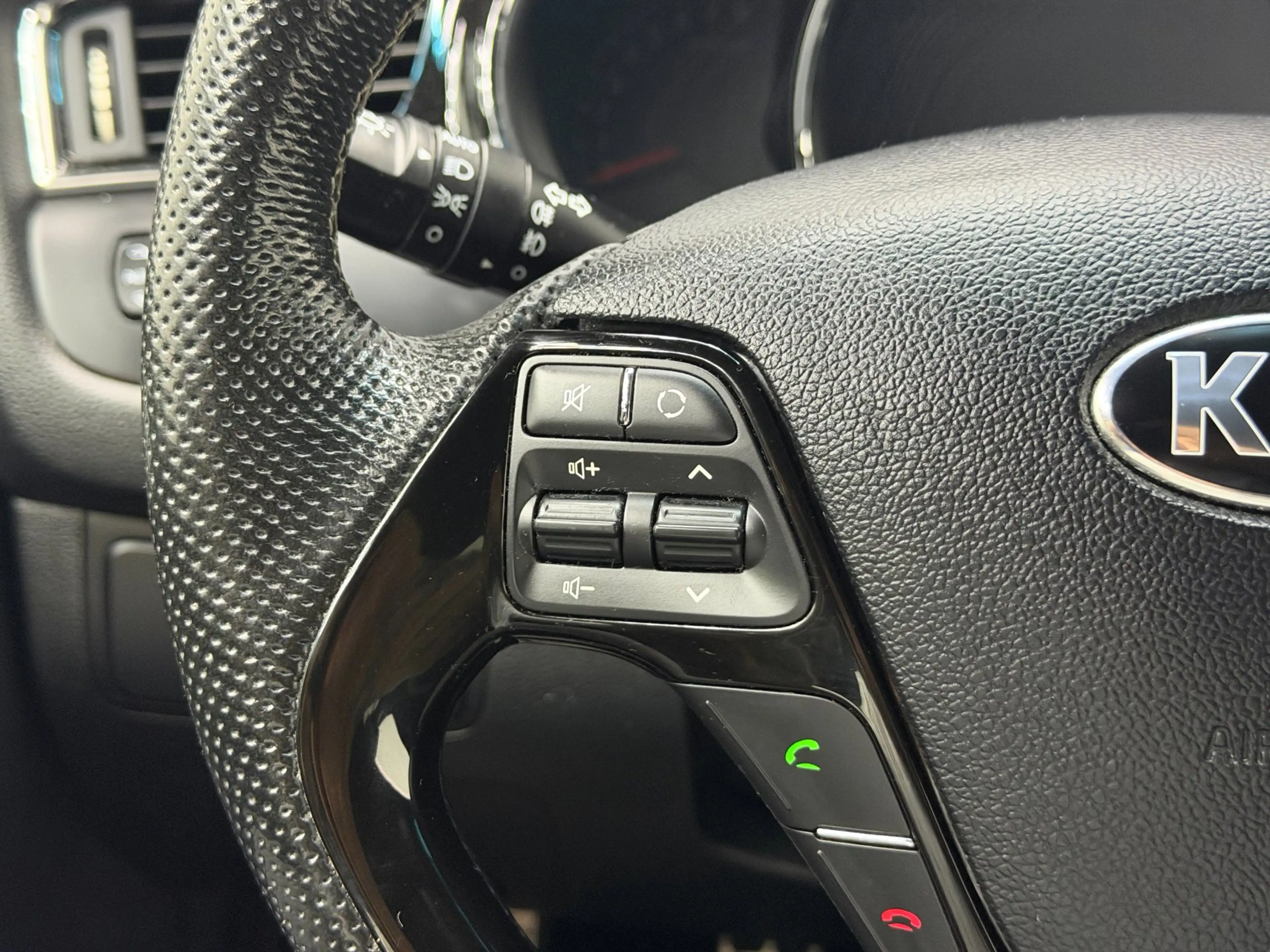 Kia ProCeed / pro_cee'd 1.0 T-GDi GT-Line - Camera - Clima - Cruise - LM V — photo 19