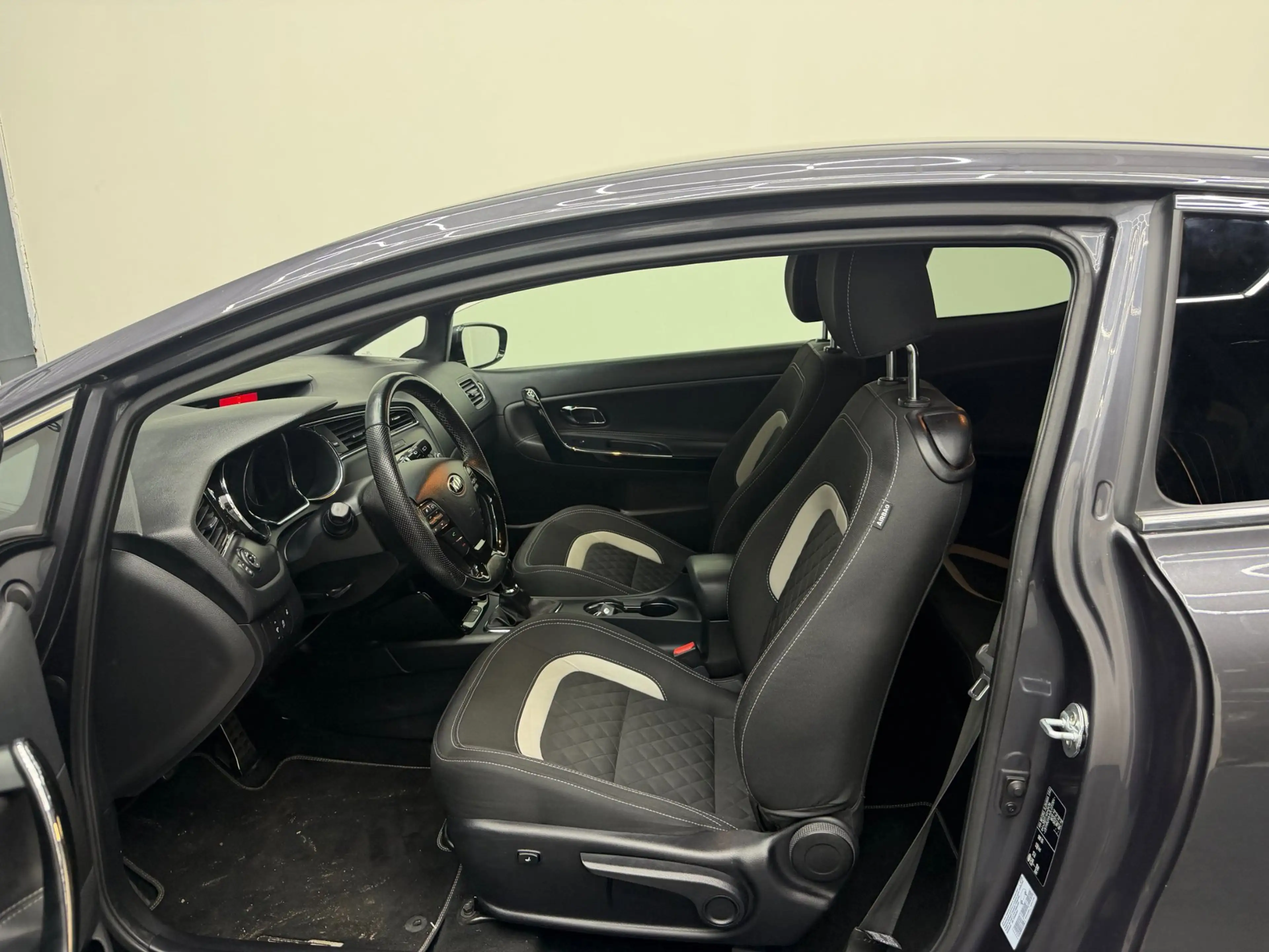 Kia ProCeed / pro_cee'd 1.0 T-GDi GT-Line - Camera - Clima - Cruise - LM V — photo 7