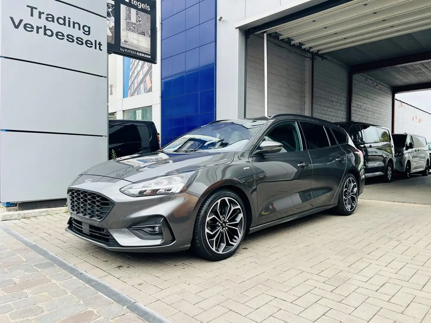Ford Focus 1.0 EcoBoost / ST-Line / LED / Camera / Winter Pac Gris - 1