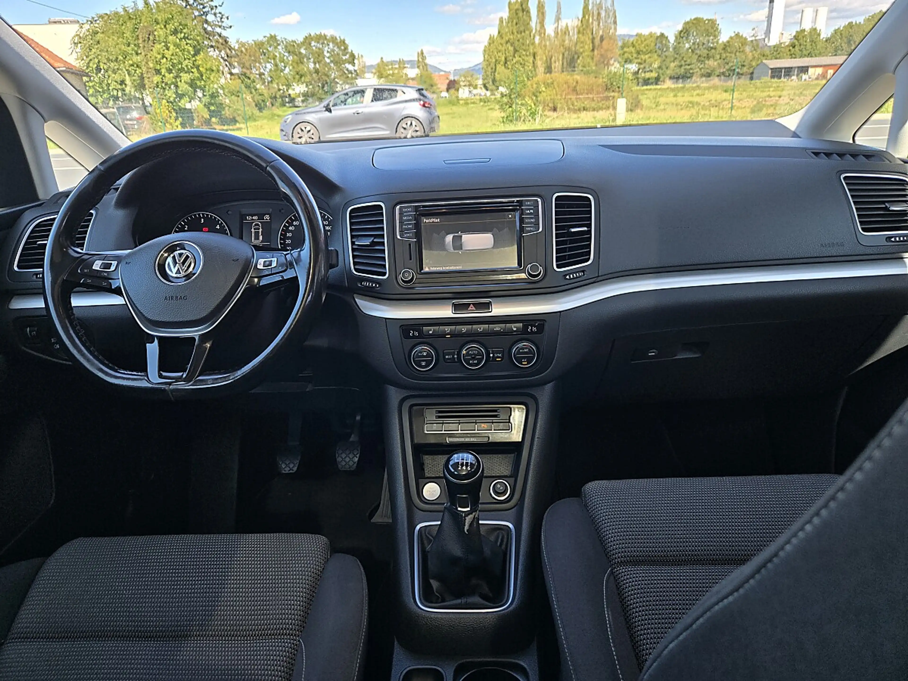 Volkswagen Sharan Business BMT SCR 2,0 TDI — photo 10
