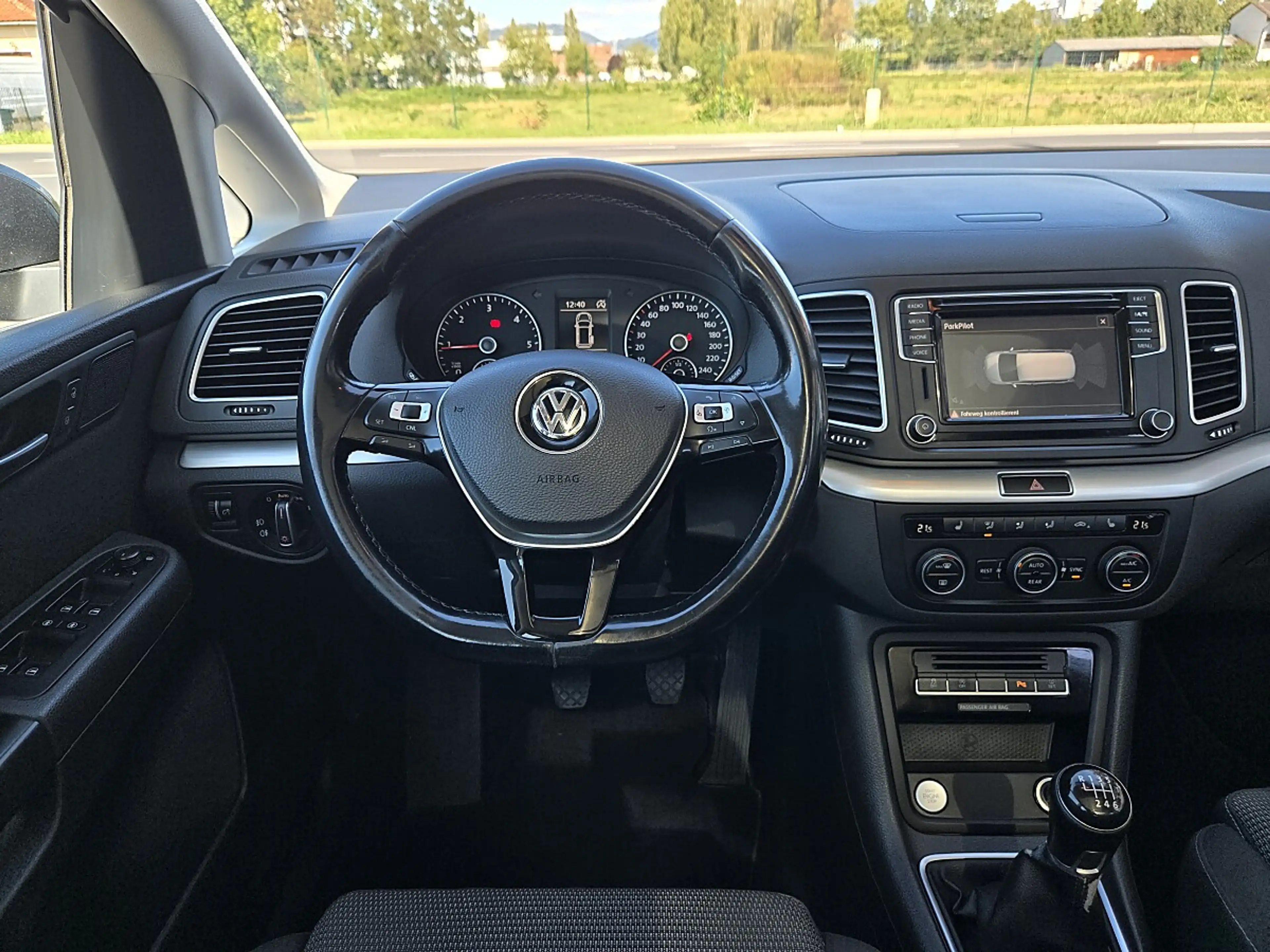 Volkswagen Sharan Business BMT SCR 2,0 TDI — photo 11