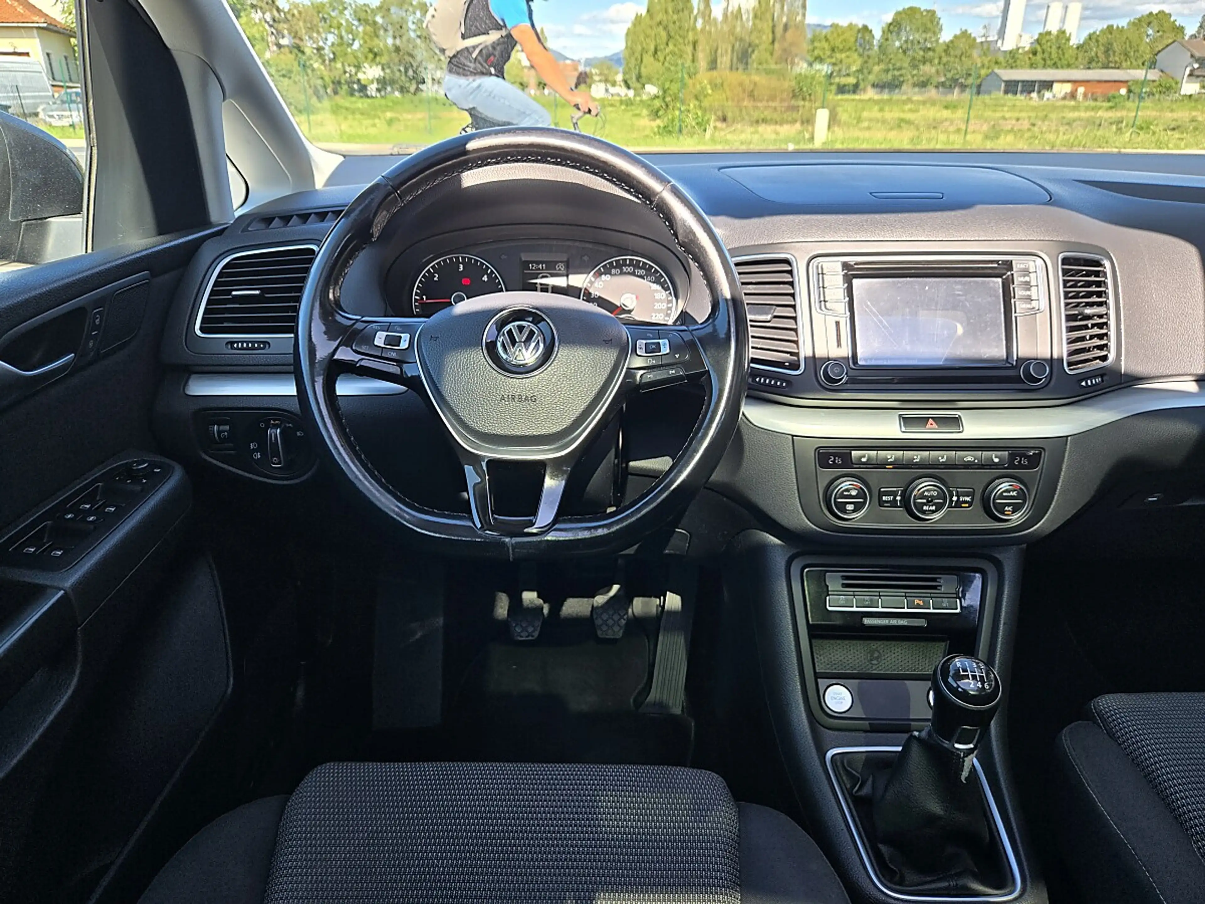 Volkswagen Sharan Business BMT SCR 2,0 TDI — photo 12