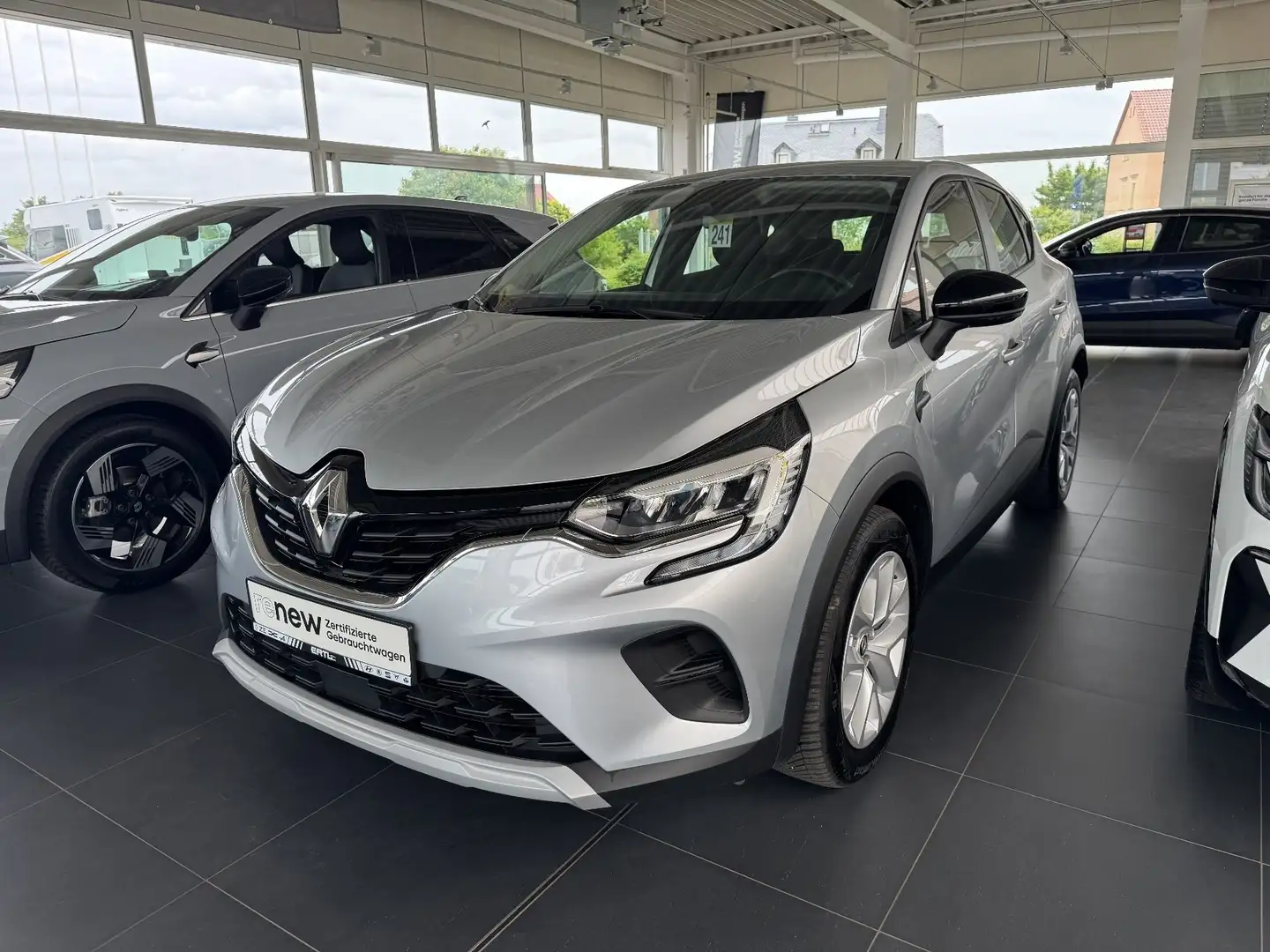 Renault Captur E-TECH Plug-in E-TECH160 HYBRID Grijs - 1