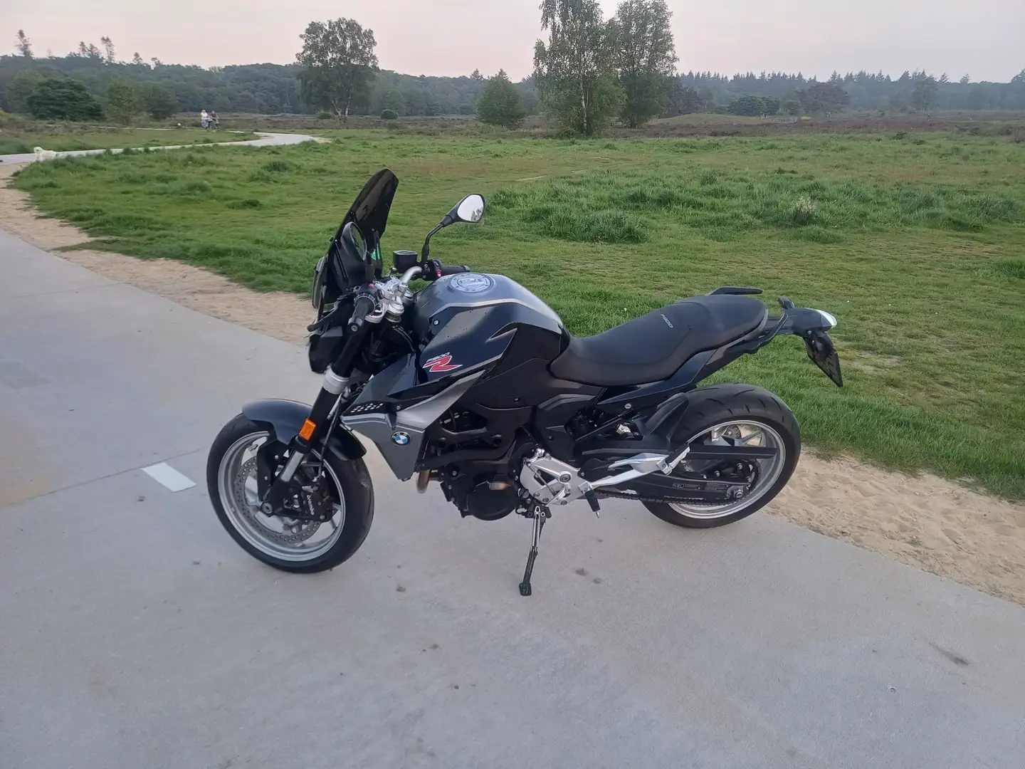 BMW F 900 R Zwart - 2