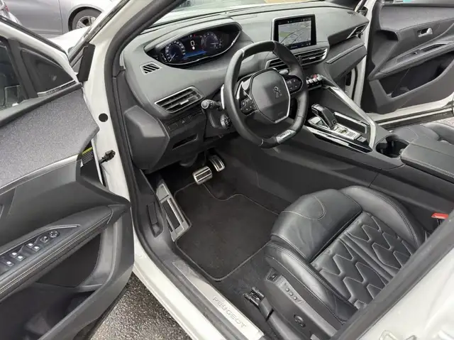 Peugeot 5008 view 6