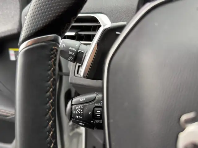 Peugeot 5008 view 18