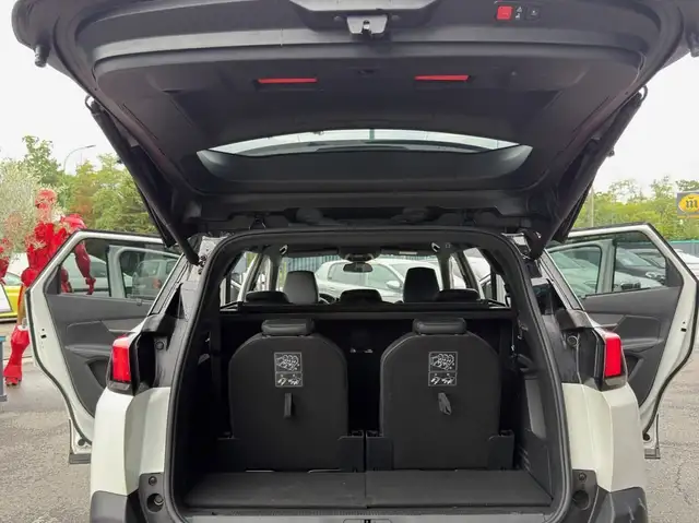 Peugeot 5008 view 22