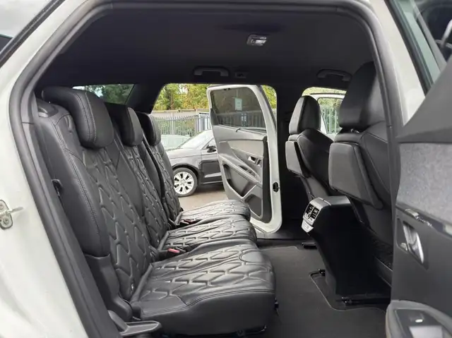 Peugeot 5008 view 21