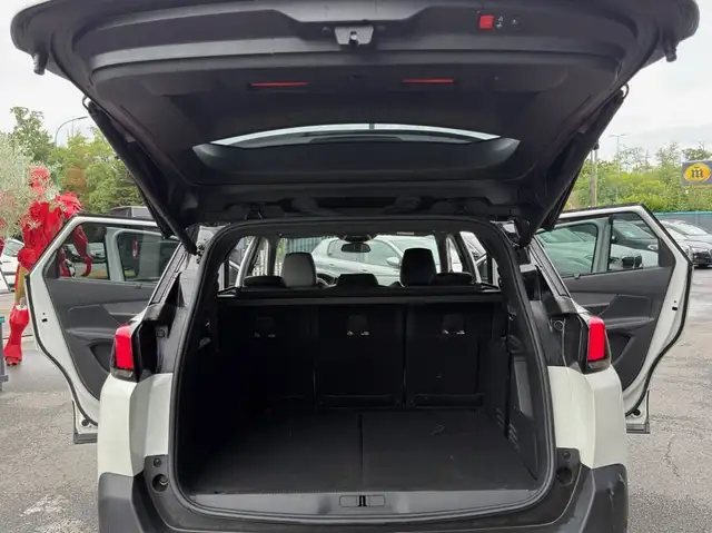 Peugeot 5008 view 24