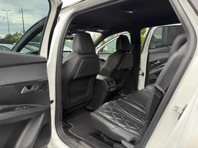 Peugeot 5008 view 17