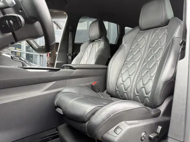 Peugeot 5008 view 8