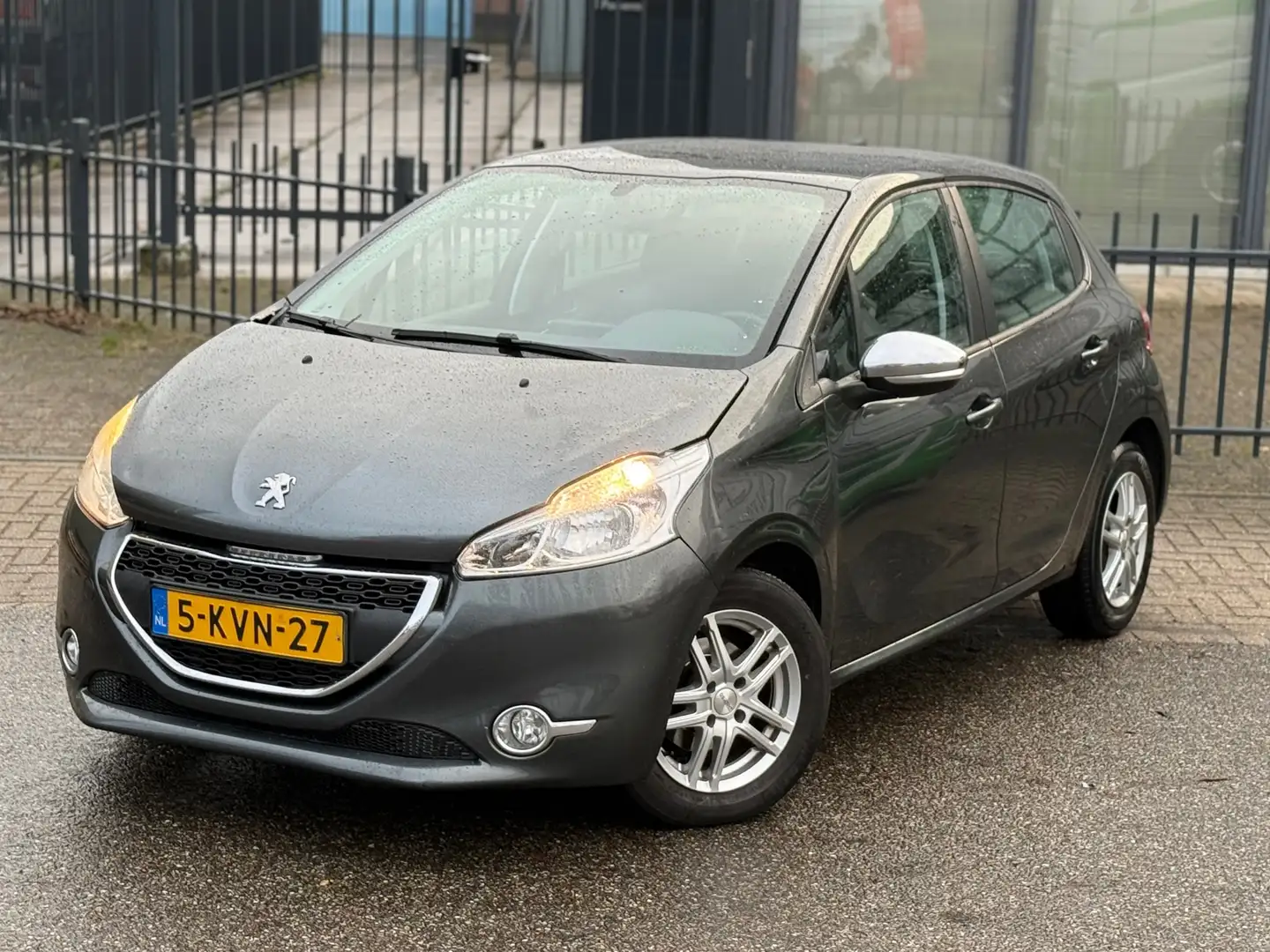 Peugeot 208 1.2 VTi / APK / Urban Soul Grau - 1