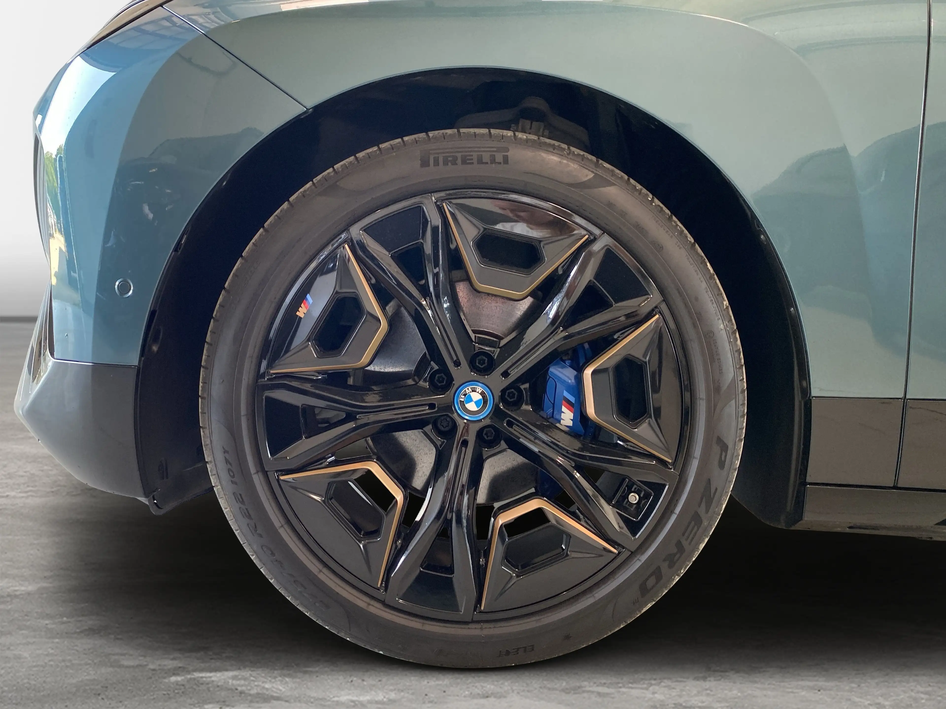 BMW iX M60 *22"*LC Prof.*HUD*B&W*Pano*AHK*Laser*Adapt.2-A — photo 17