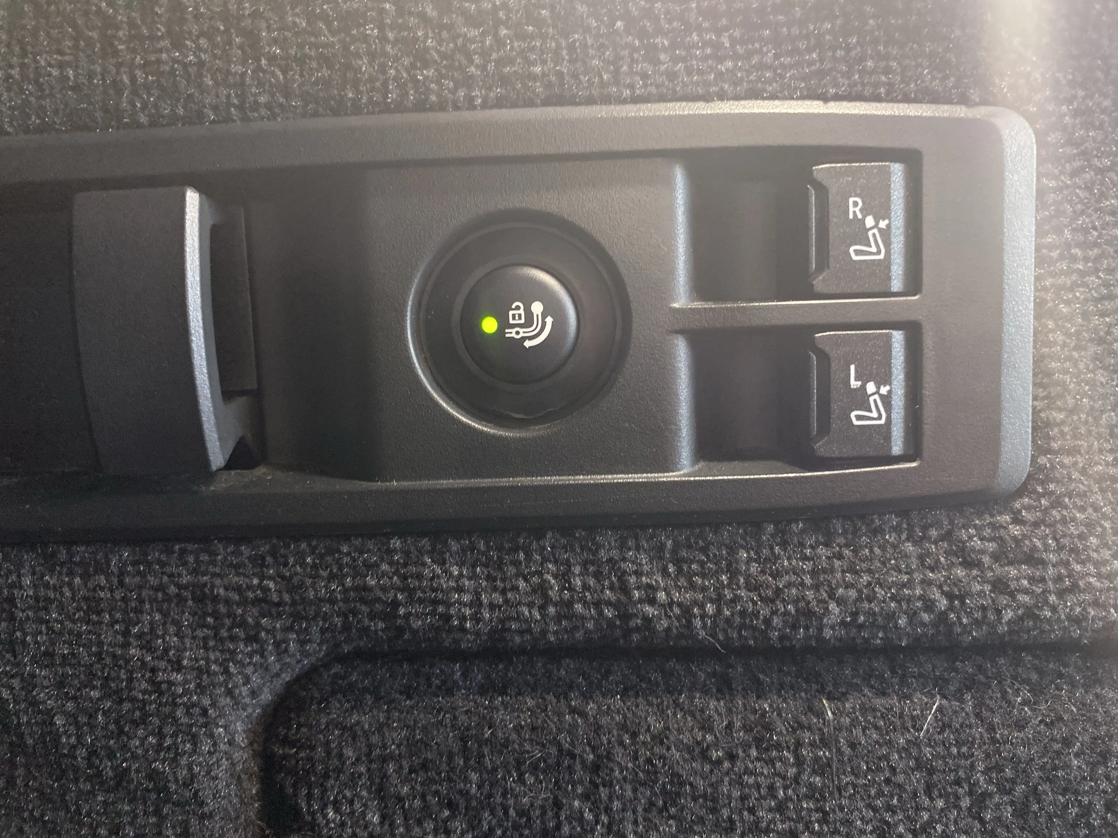 BMW iX M60 *22"*LC Prof.*HUD*B&W*Pano*AHK*Laser*Adapt.2-A — photo 21