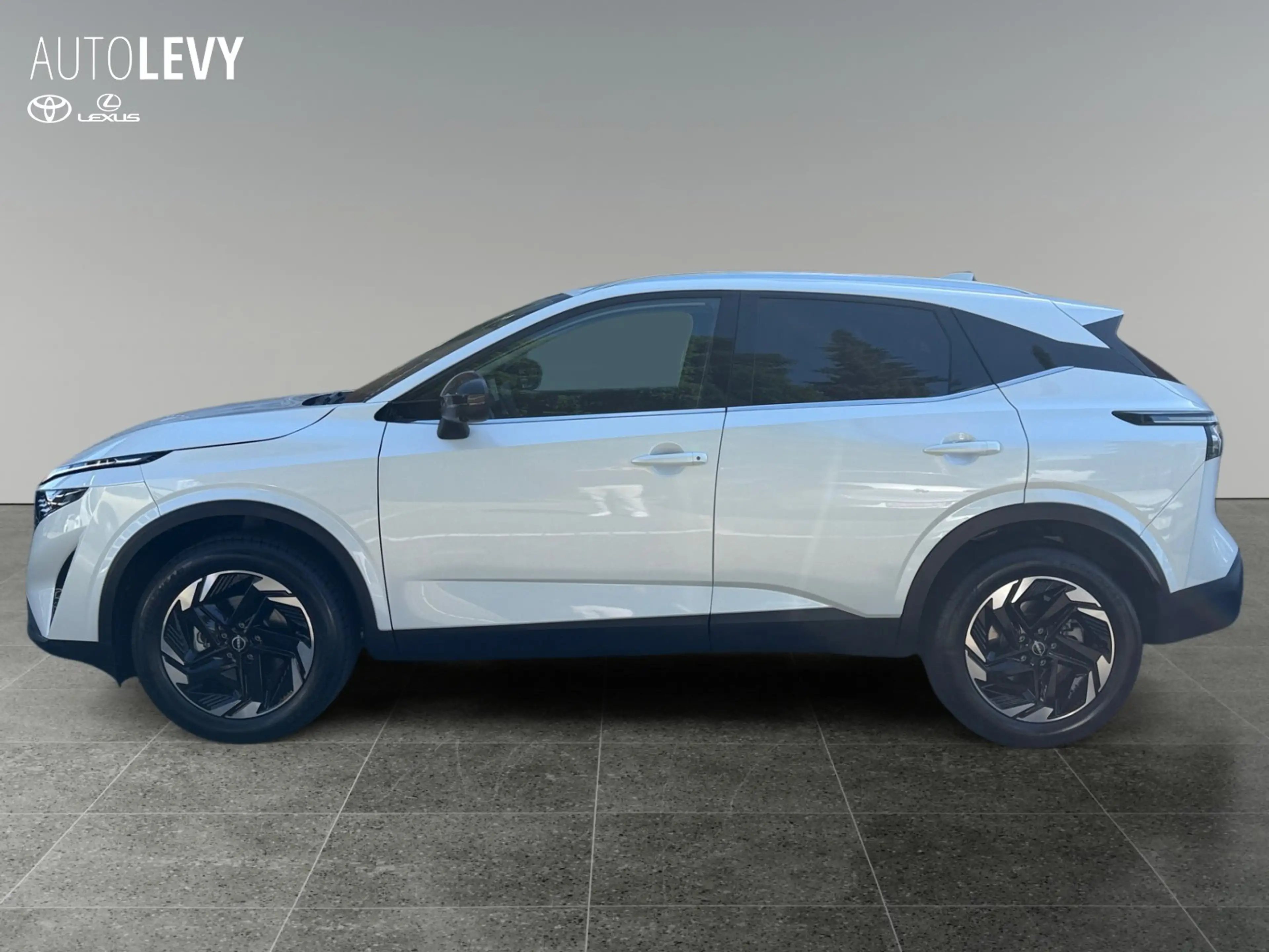 Nissan Qashqai 1.3 DIG-T N-Connecta NAVI+SHZ+LHZ+360+LED — photo 2