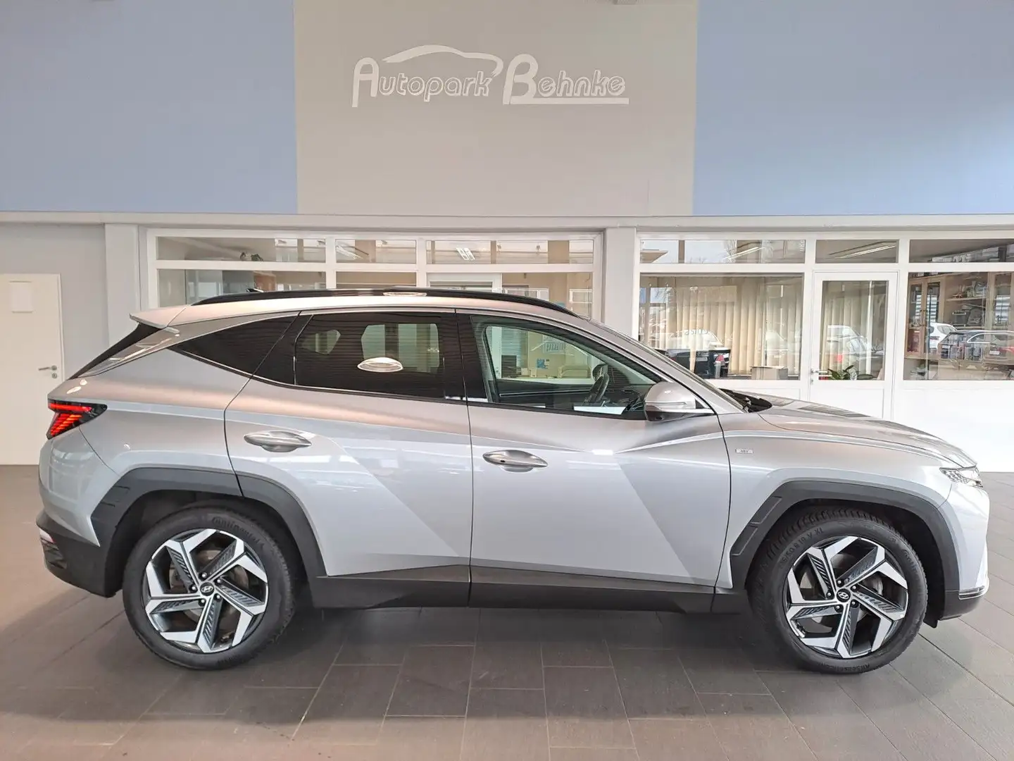 Hyundai TUCSON Prime Aut.*Panorama*Leder*AHK*KAM*LED*ACC Silber - 1
