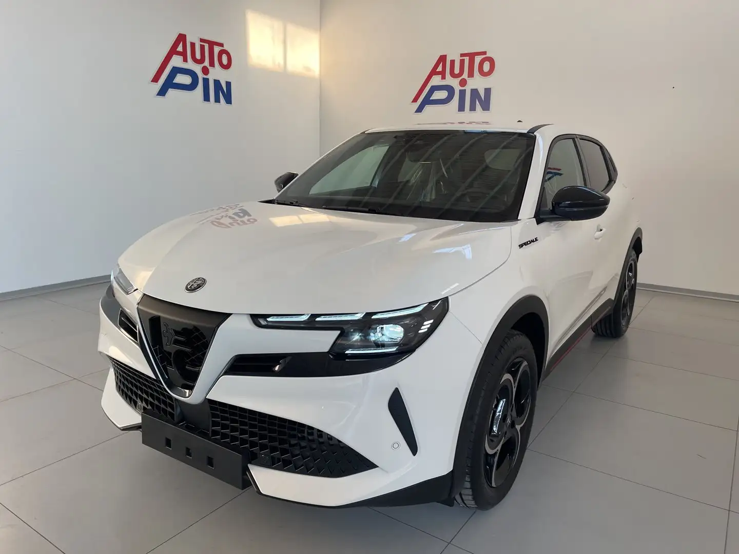 Alfa Romeo Junior 1.2 136 CV Hybrid eDCT6 Speciale+Techno Pack Wit - 1