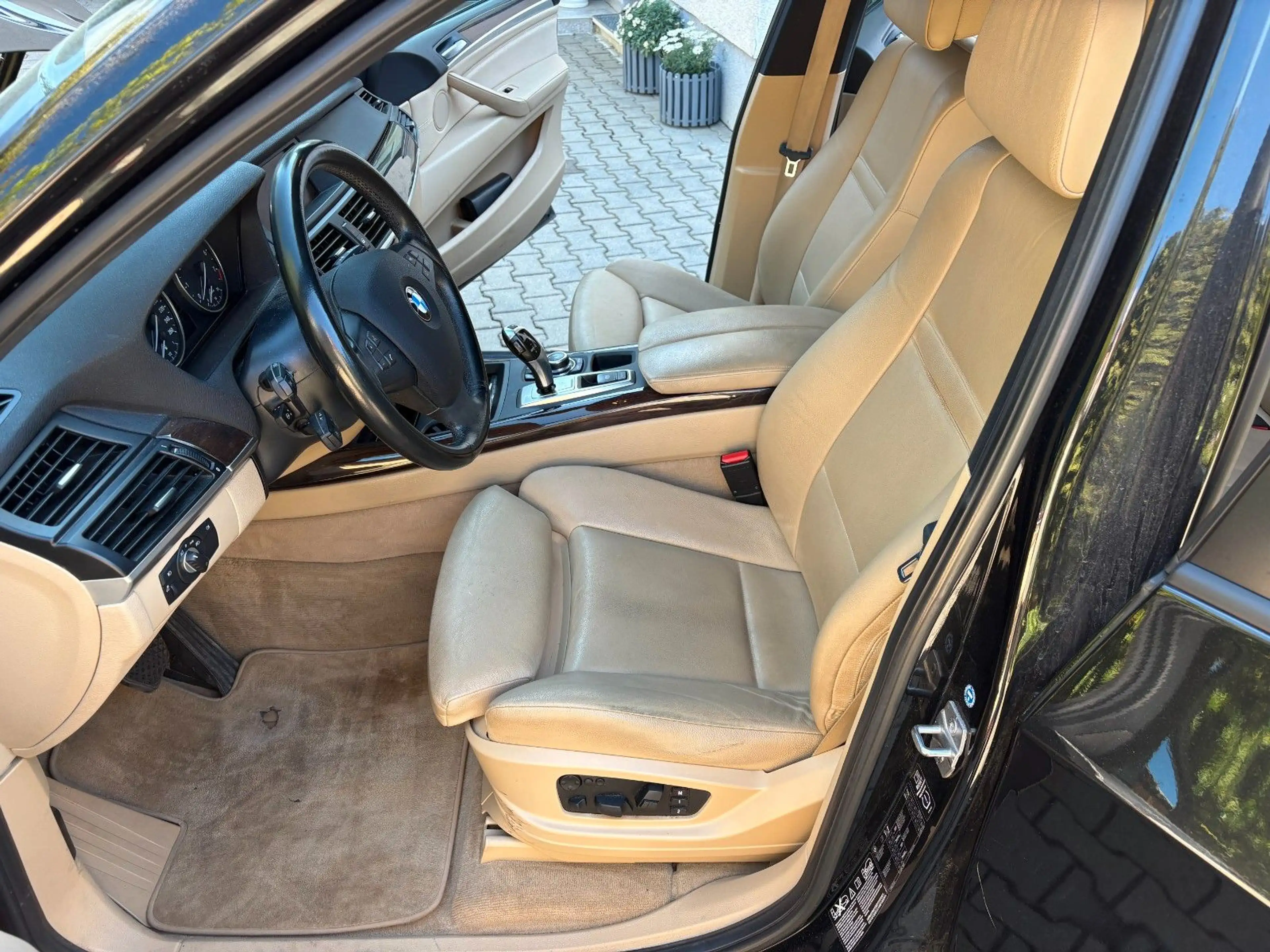 BMW X5 xDrive35i Edition Exclusive — photo 7