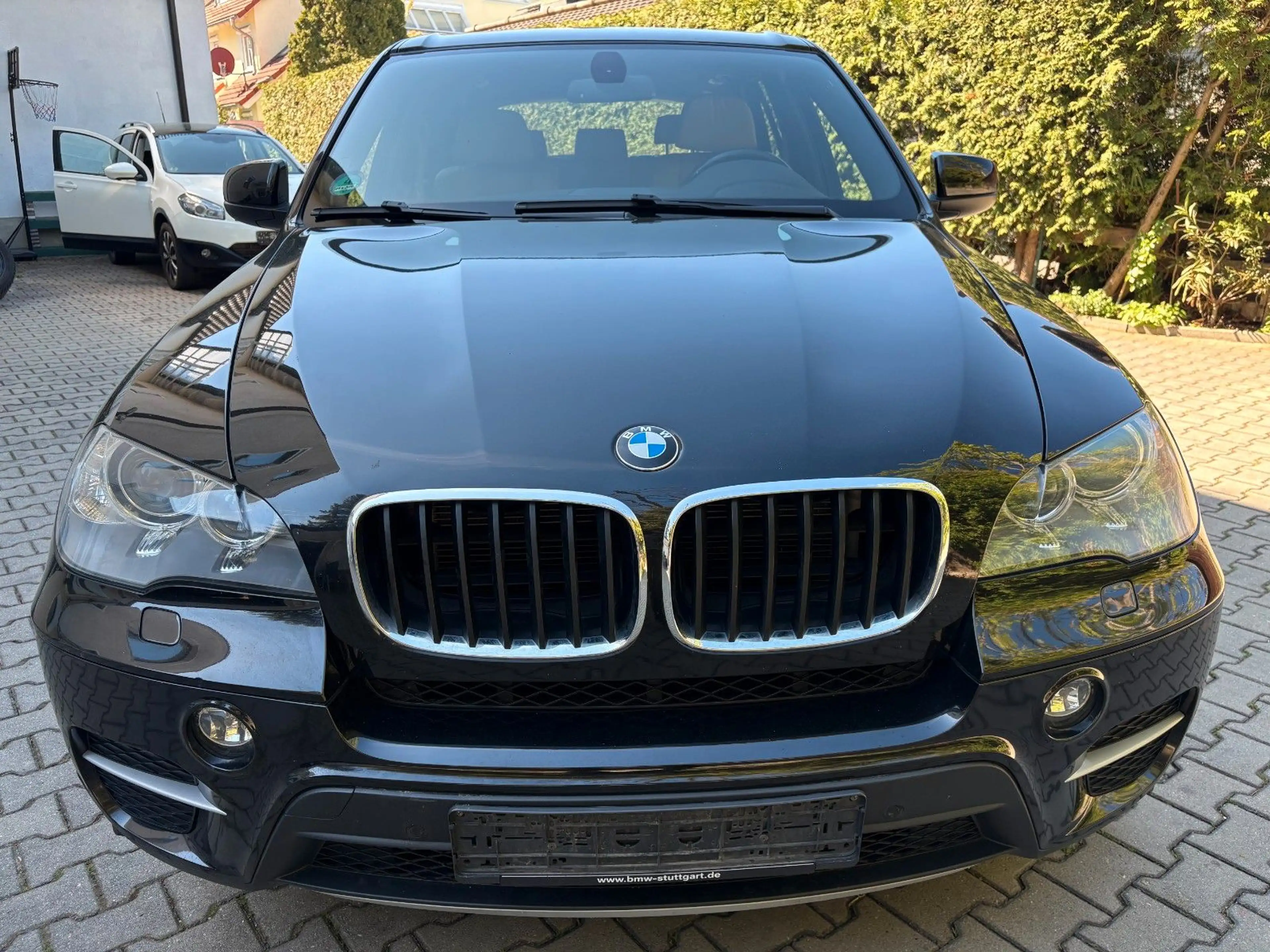 BMW X5 xDrive35i Edition Exclusive — photo 2