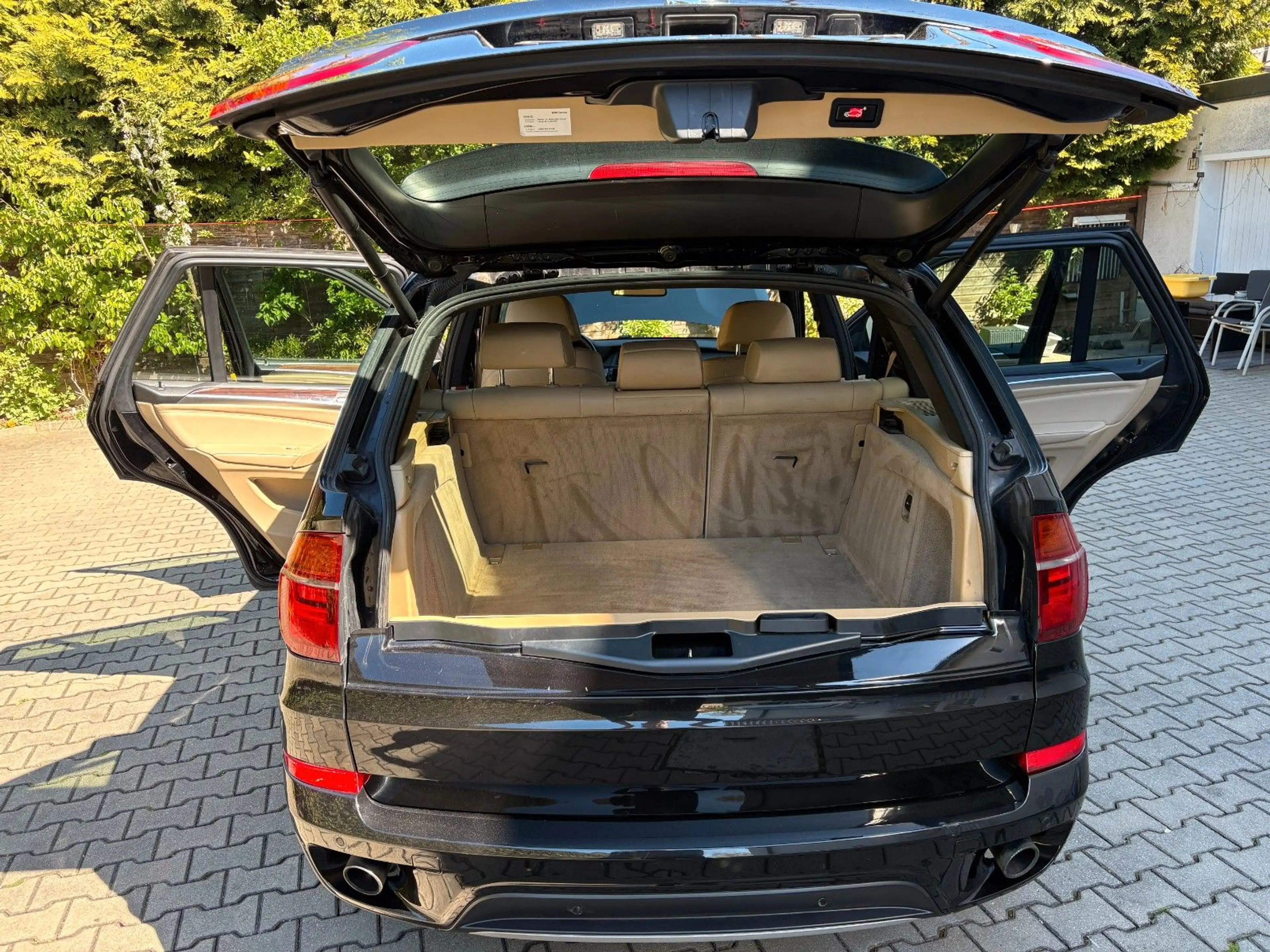 BMW X5 xDrive35i Edition Exclusive — photo 17