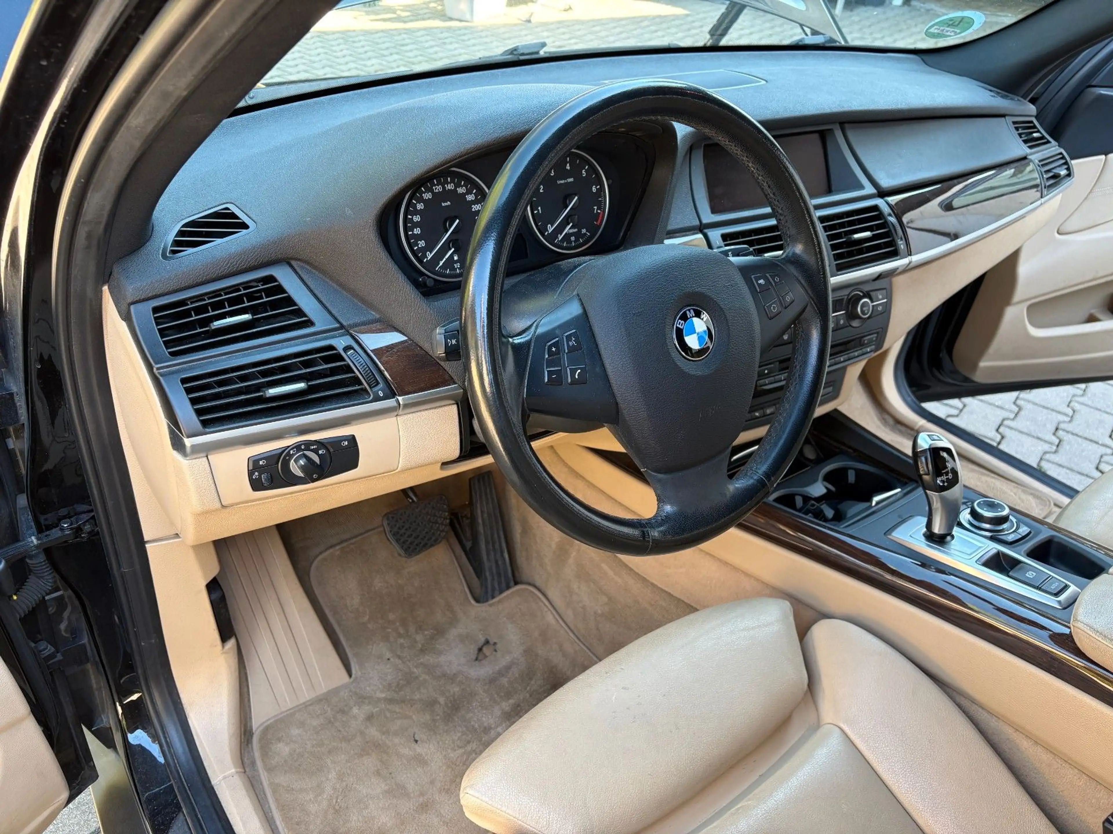 BMW X5 xDrive35i Edition Exclusive — photo 9