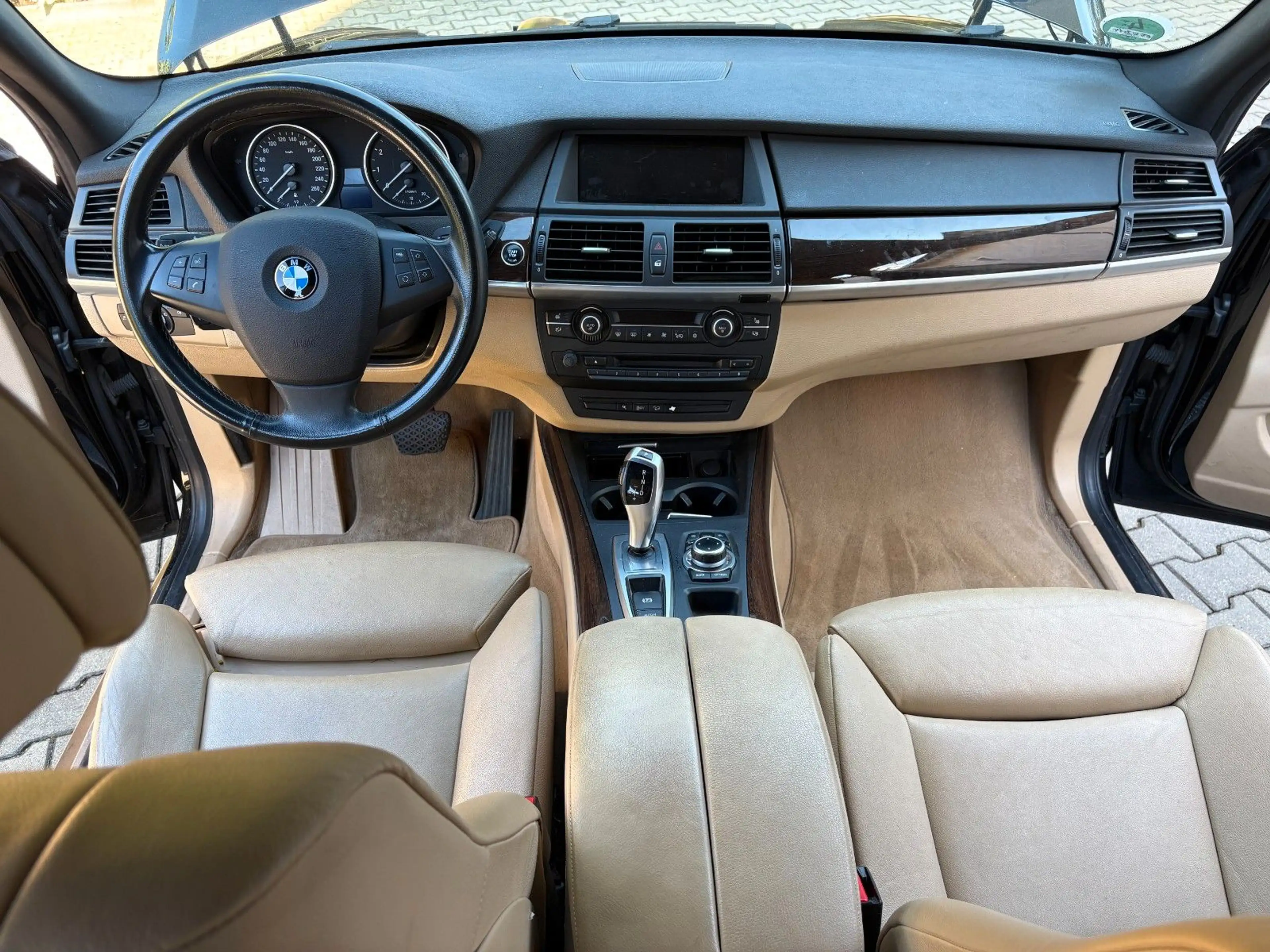 BMW X5 xDrive35i Edition Exclusive — photo 10