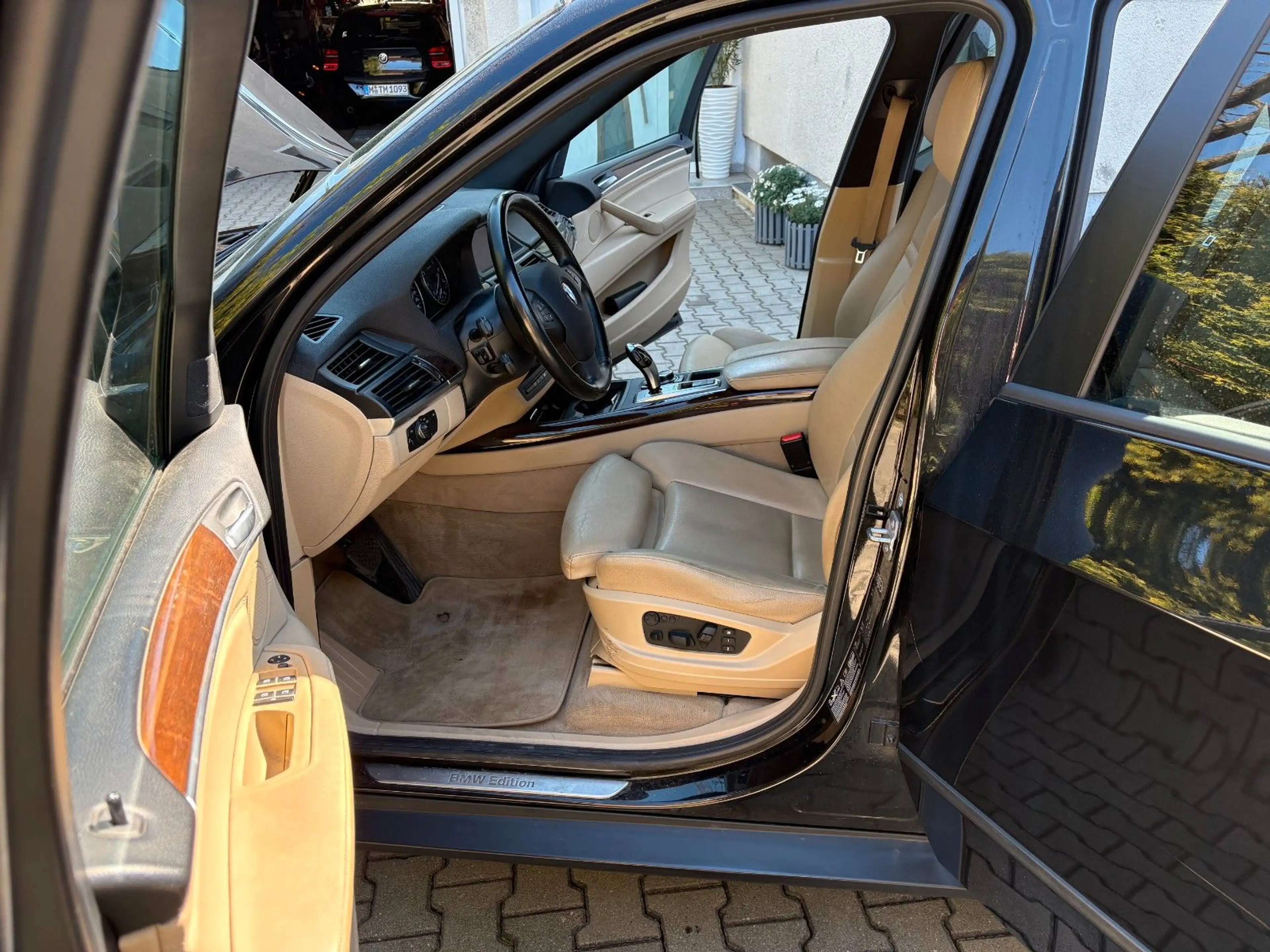 BMW X5 xDrive35i Edition Exclusive — photo 8