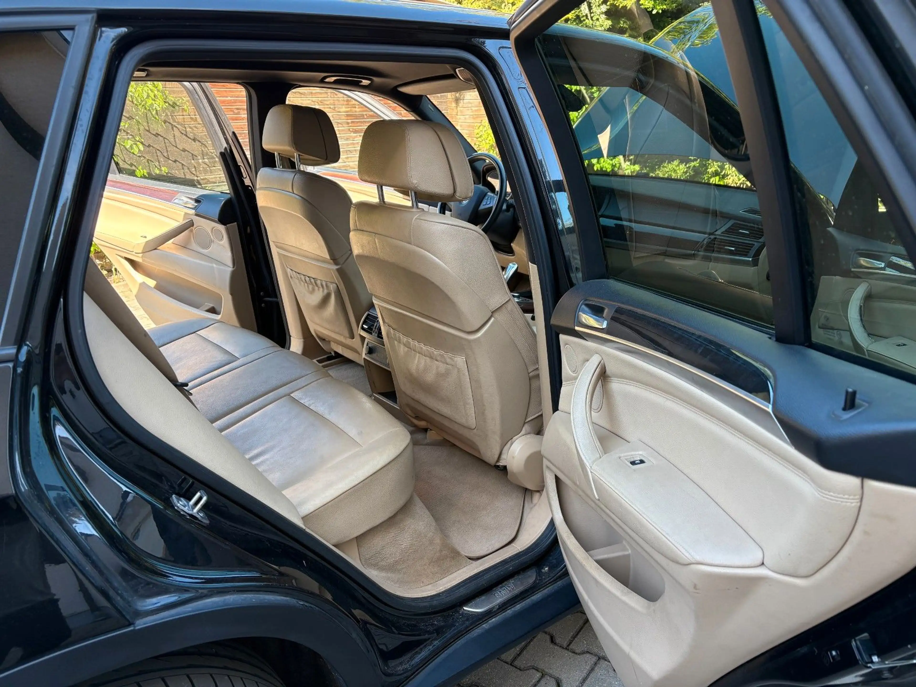 BMW X5 xDrive35i Edition Exclusive — photo 14