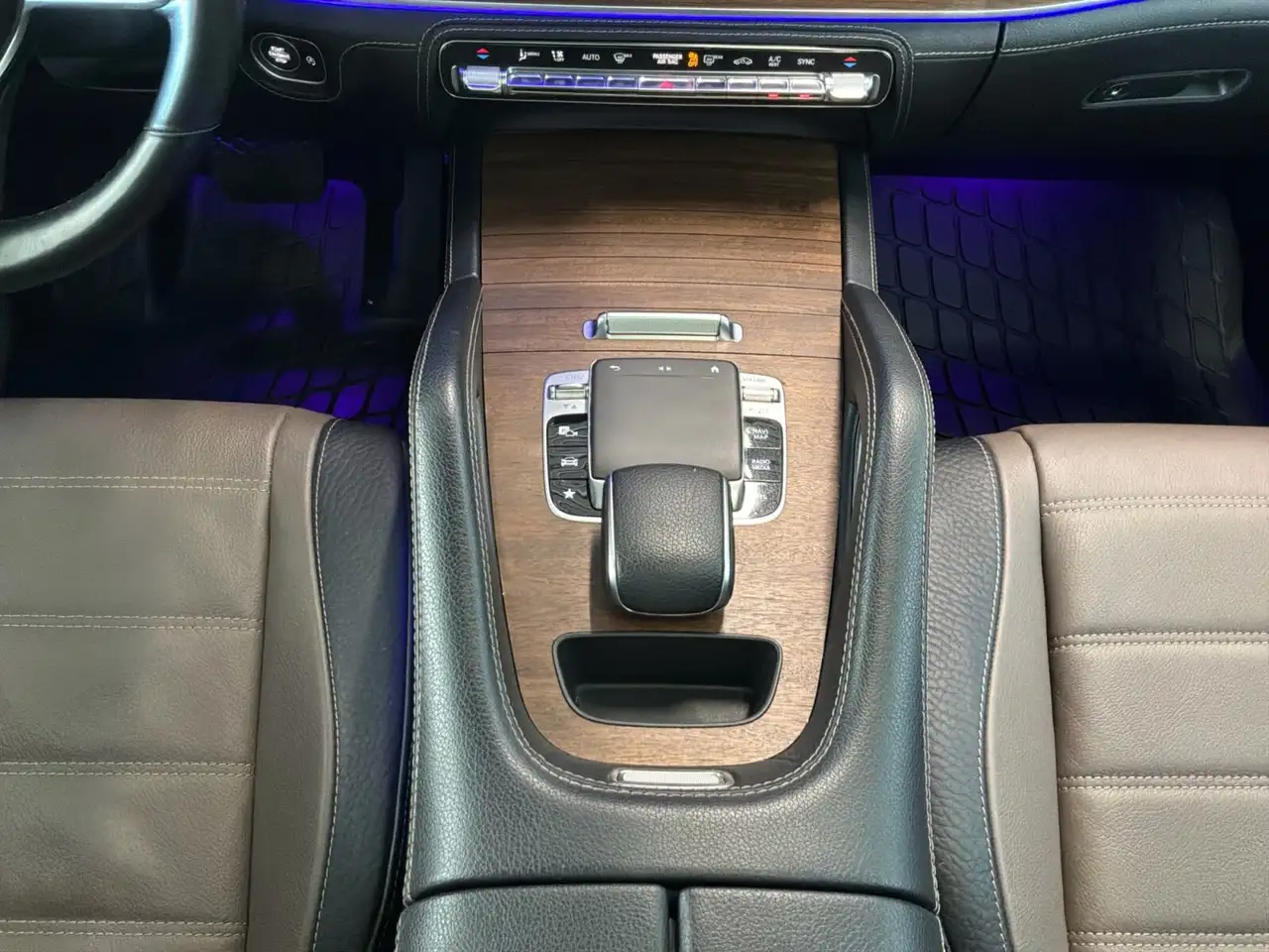Mercedes-Benz GLE снимка Mercedes-Benz GLE
