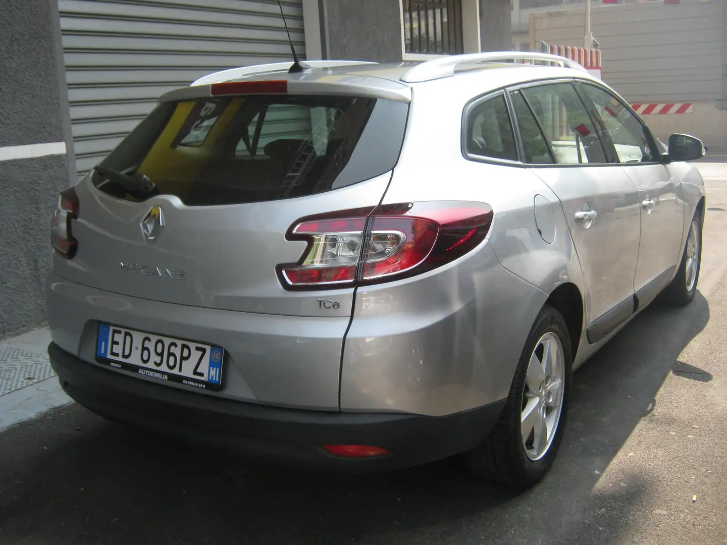 Renault Megane Megane III SporTour 1.4 tce 16v 130cv 35000 KM Argento - 2