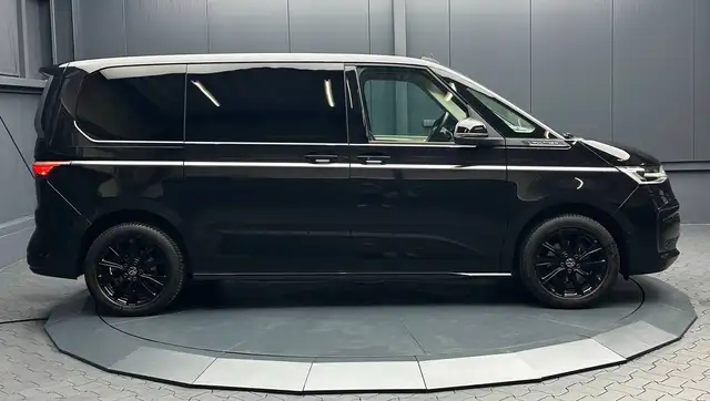 Volkswagen Multivan view 6