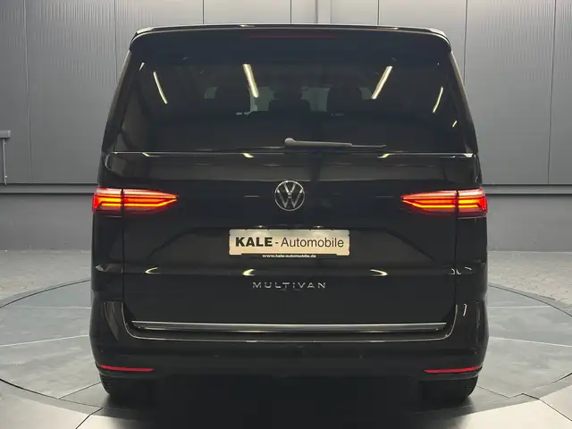 Volkswagen Multivan view 4