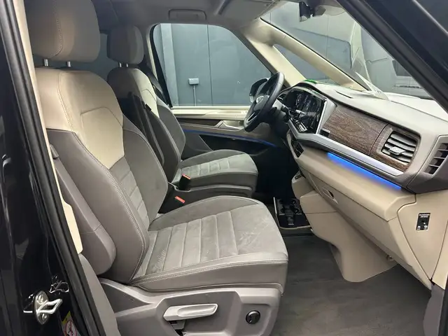 Volkswagen Multivan view 10