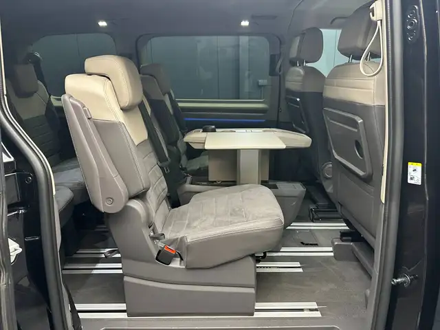 Volkswagen Multivan view 28