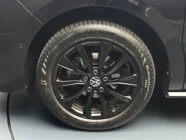 Volkswagen Multivan view 9