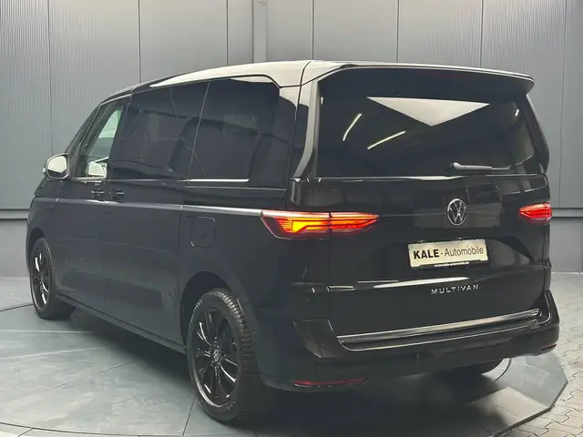 Volkswagen Multivan view 3