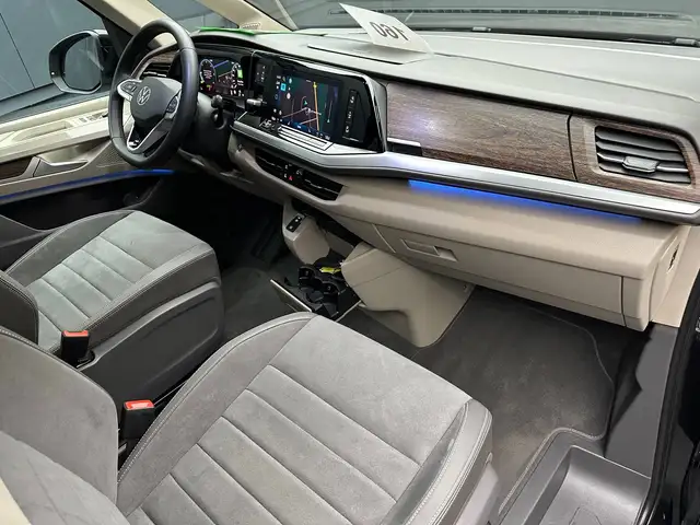 Volkswagen Multivan view 11