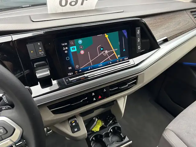 Volkswagen Multivan view 19
