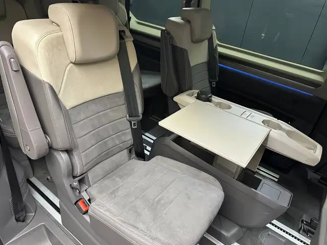 Volkswagen Multivan view 29
