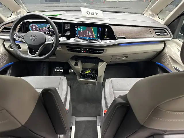Volkswagen Multivan view 12
