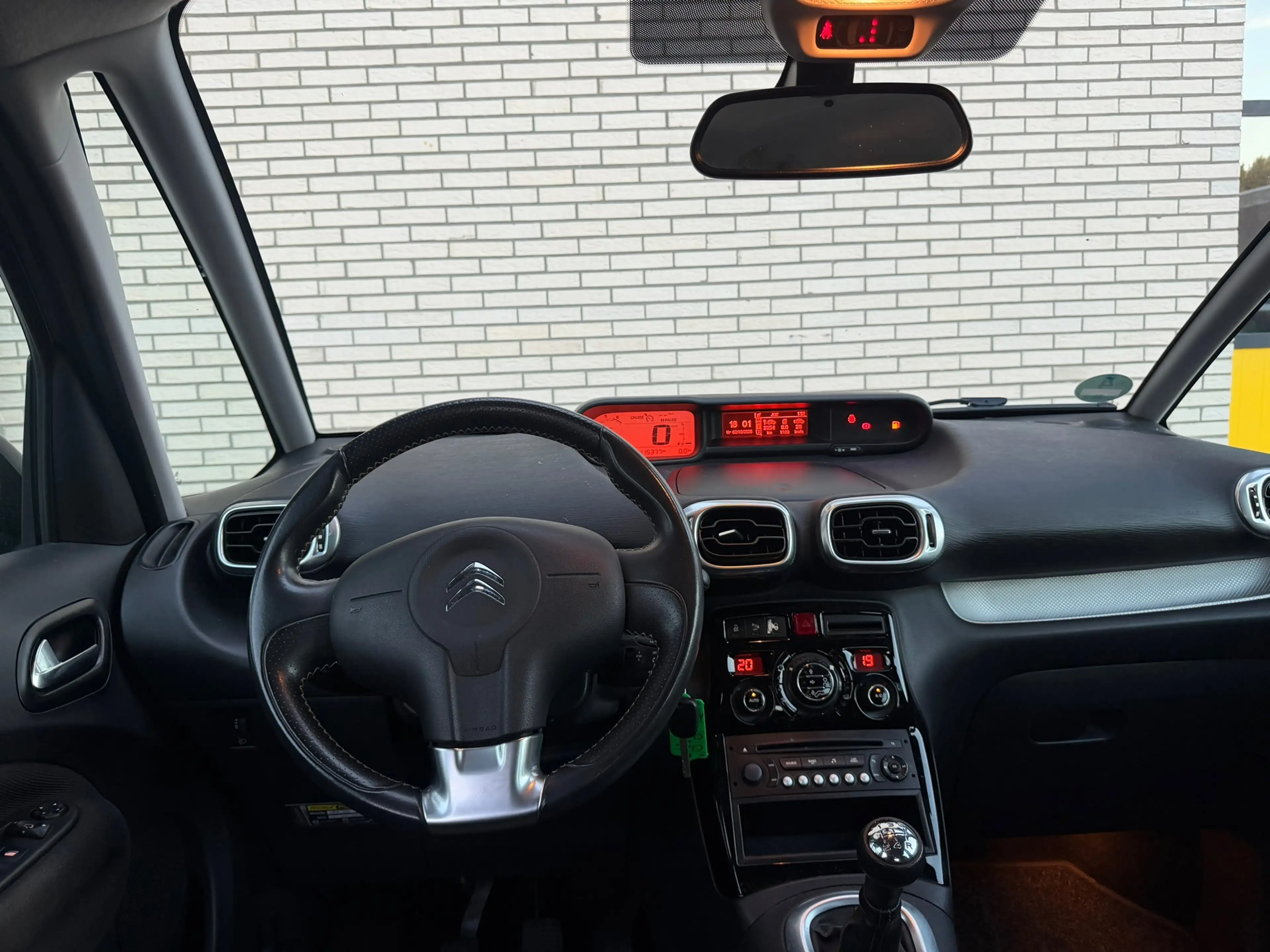 Citroen C3 Picasso 1.2 PureTech Exclusive, Trekhaak — photo 4