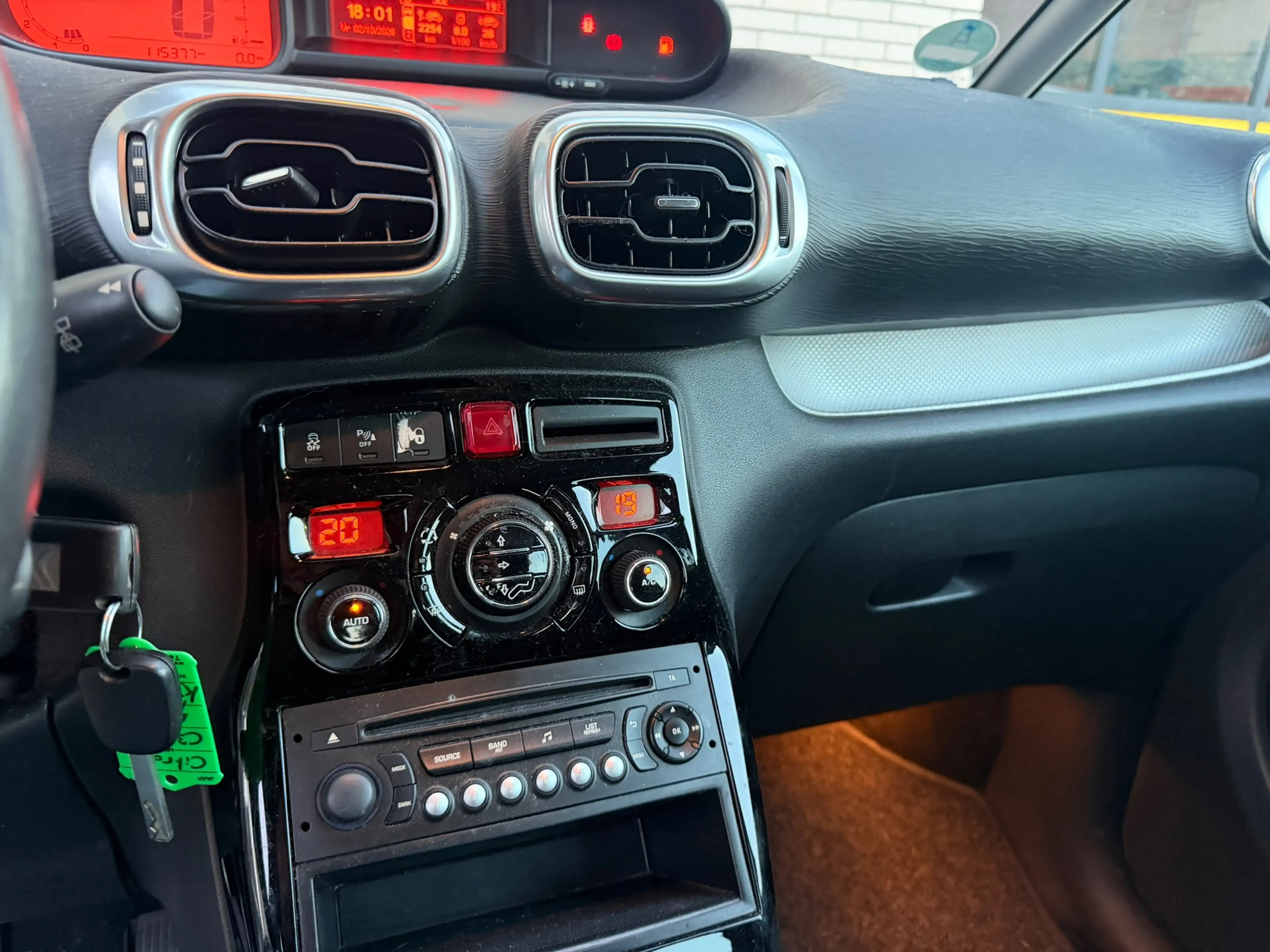 Citroen C3 Picasso 1.2 PureTech Exclusive, Trekhaak — photo 8