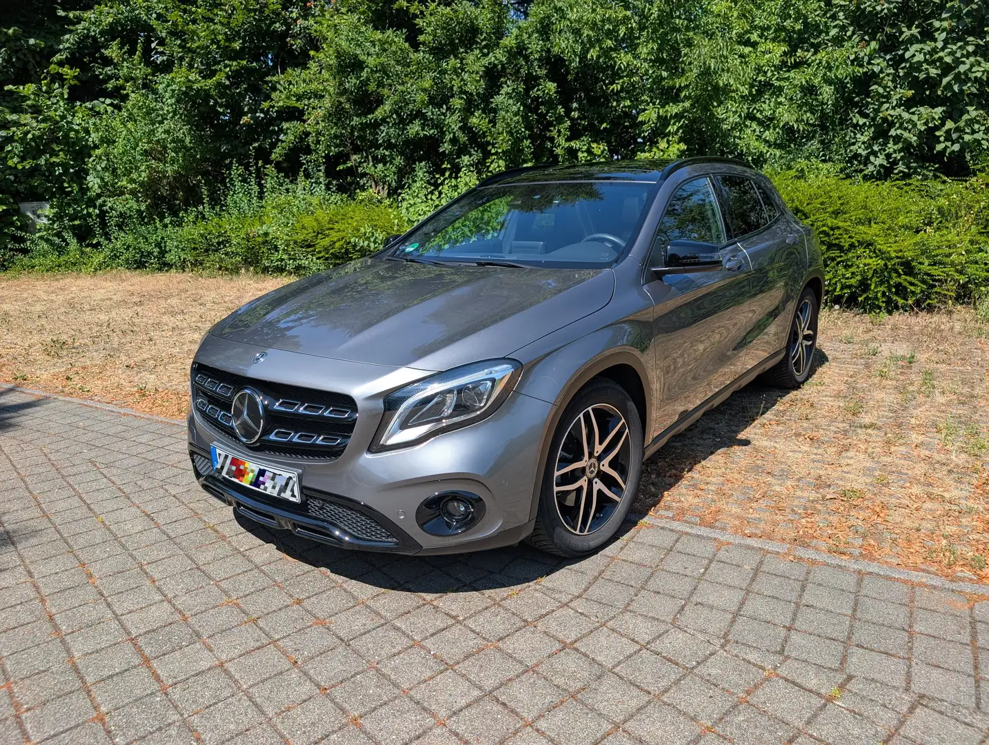 Mercedes-Benz GLA 250 GLA 250 4Matic 7G-DCT Urban Gris - 1