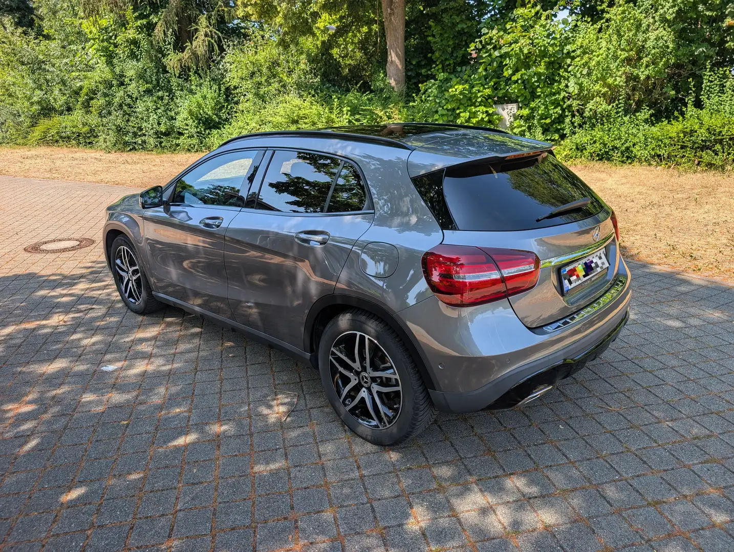 Mercedes-Benz GLA 250 GLA 250 4Matic 7G-DCT Urban Gris - 2