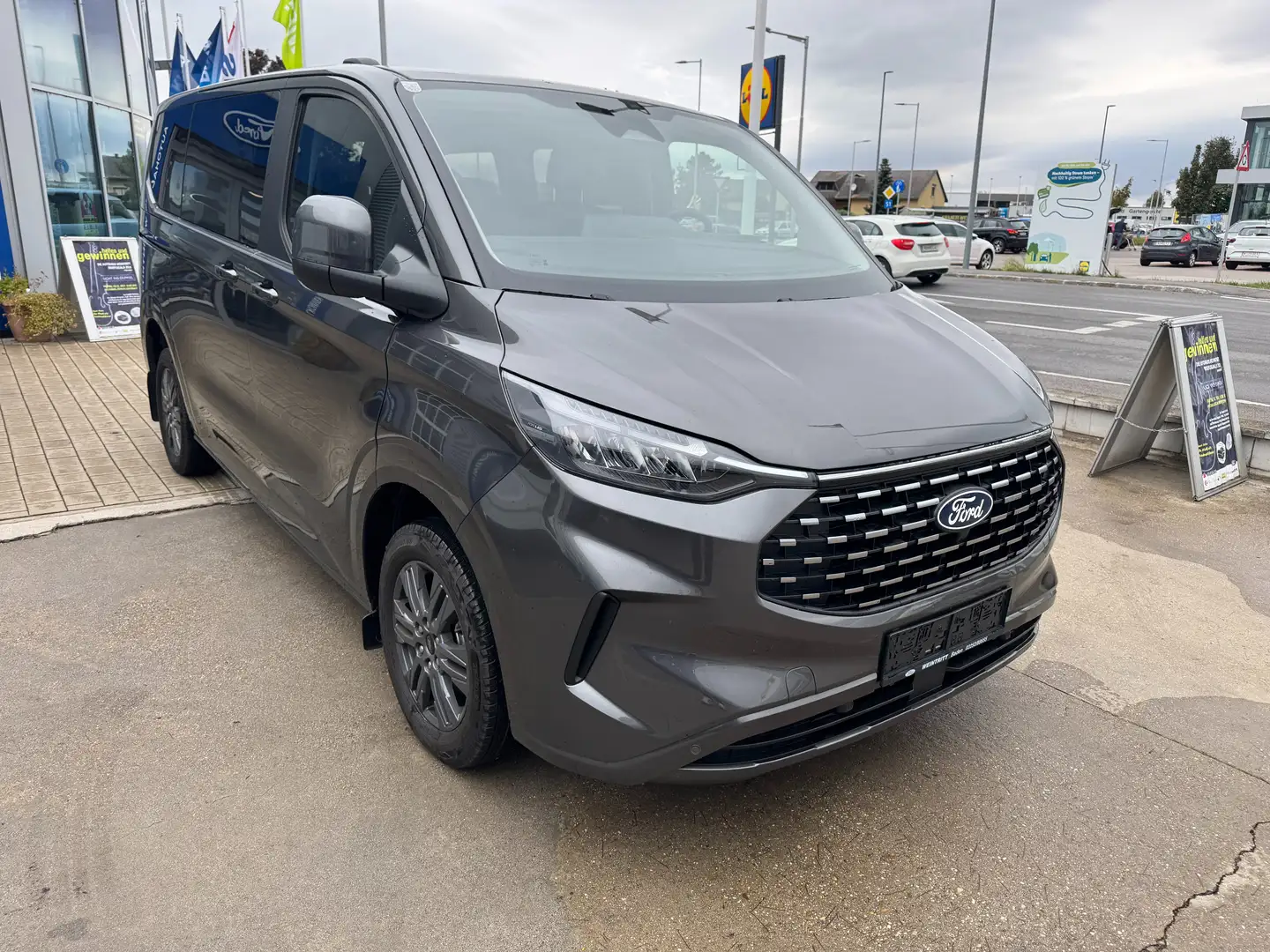 Ford Tourneo Custom 2.0 Ecoblue Titanium 320 L1 Grau - 1