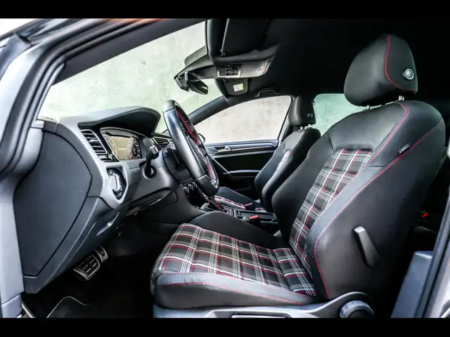 Volkswagen Golf view 10