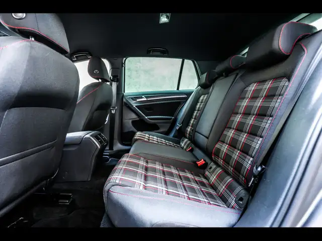 Volkswagen Golf view 12