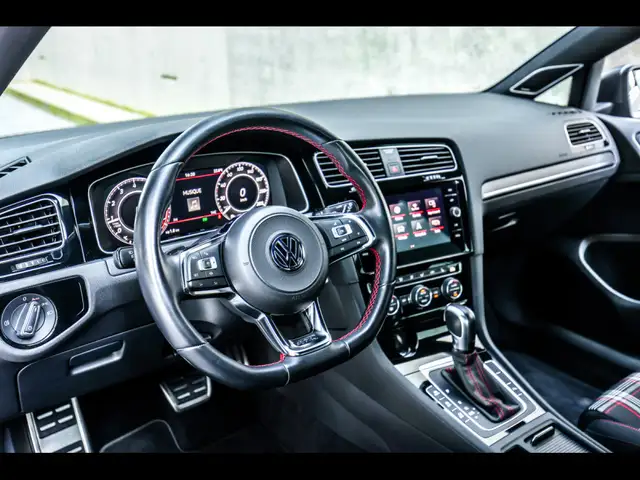 Volkswagen Golf view 9
